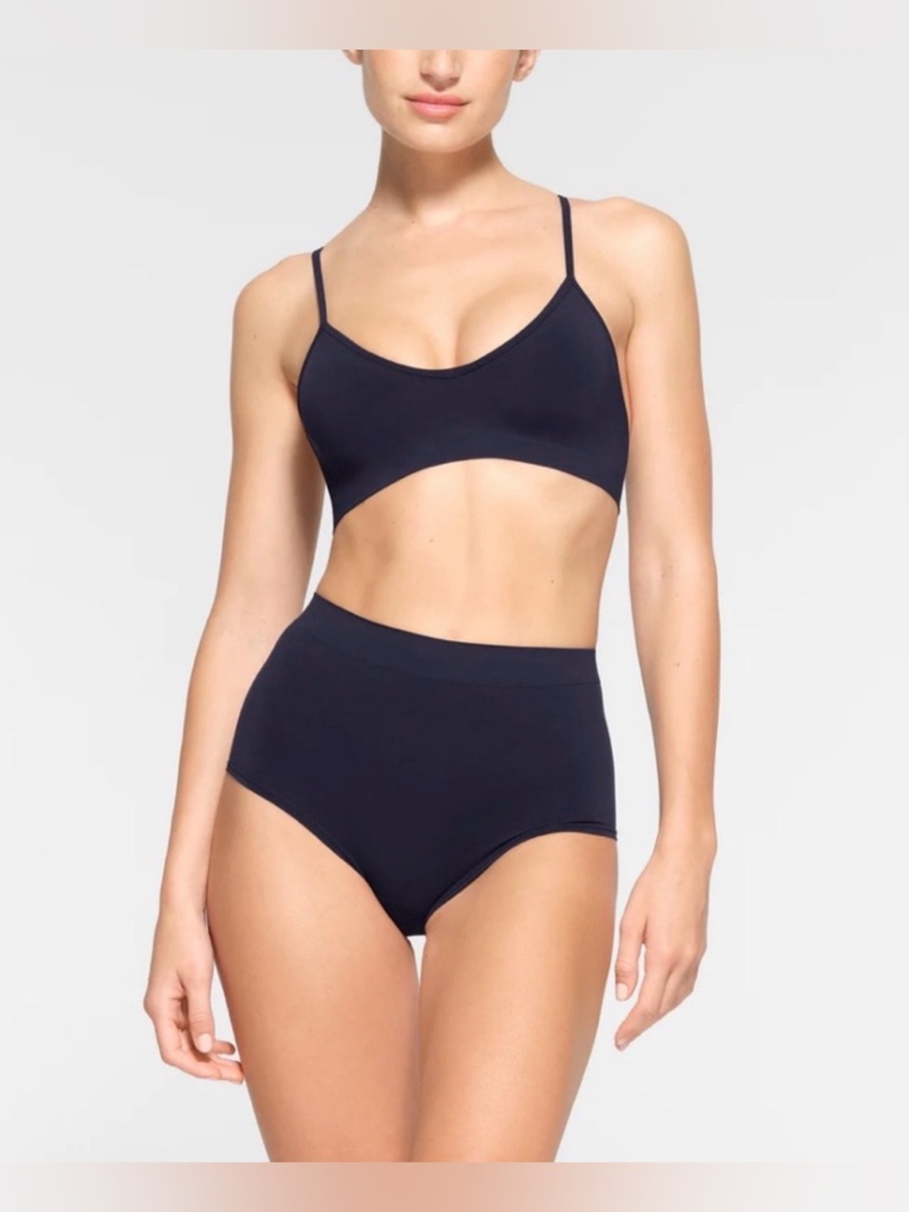 SKIMS Smoothing Seamless Scoop Bralette in Navy Size: XXS
